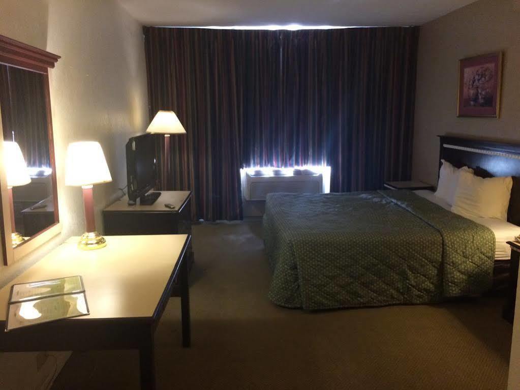 Days Melrose Park/o'hare South Apartment Melrose Park