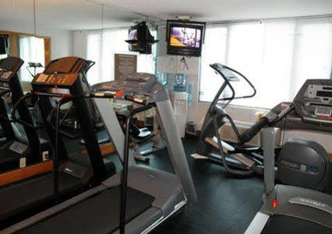 Midway Airport S By Ihg Hotel 3*