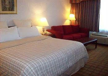 Midway Airport S By Ihg Hotel 3*