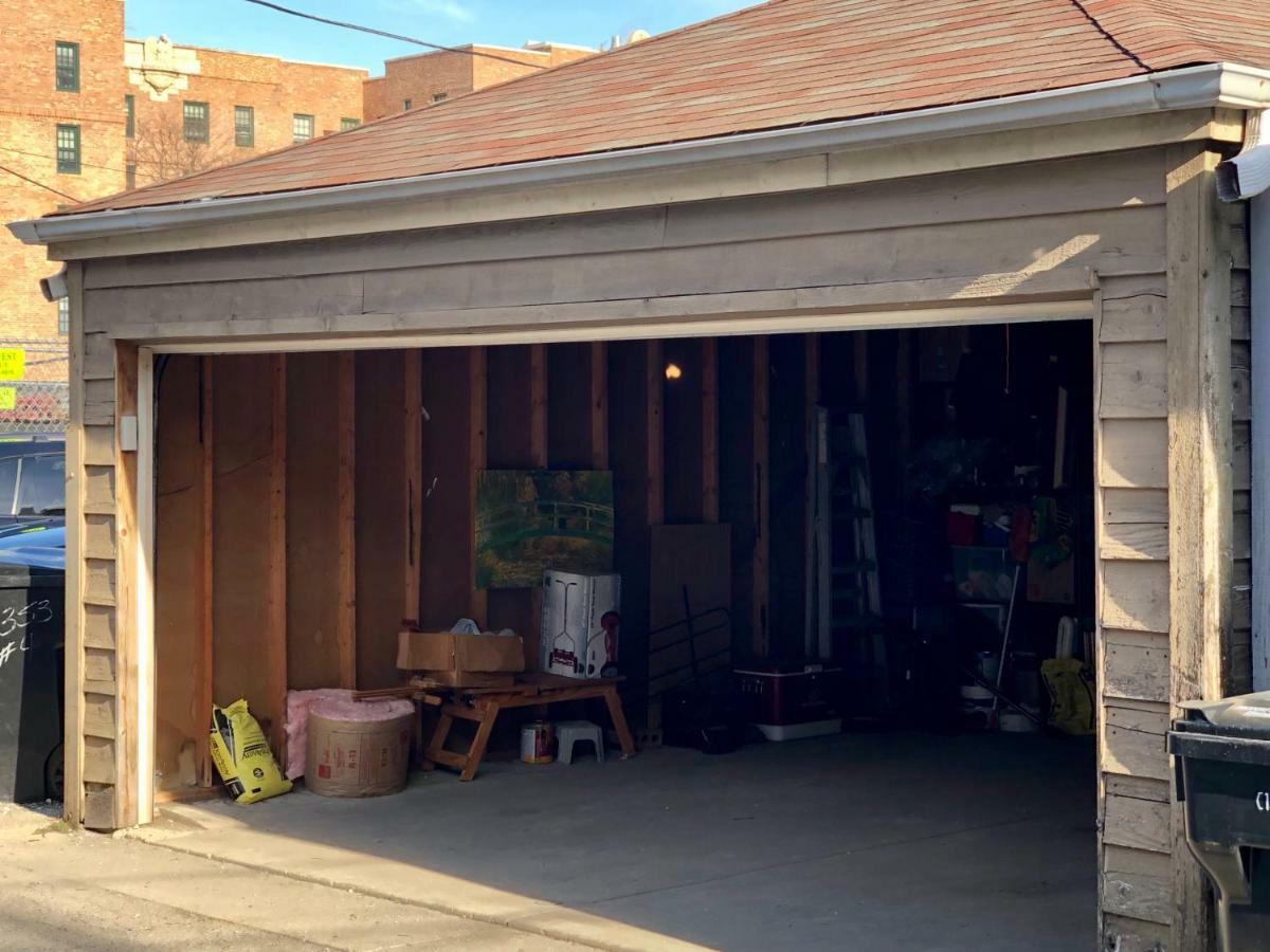 4 Bedroom In Location Parking Fireplace Back Yard Pets Welcome Holiday home Chicago