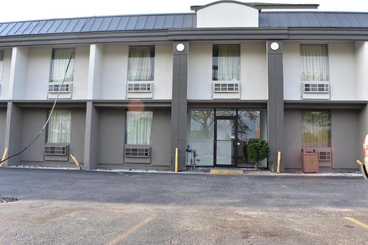 Apartment Days Melrose Park/o'hare South