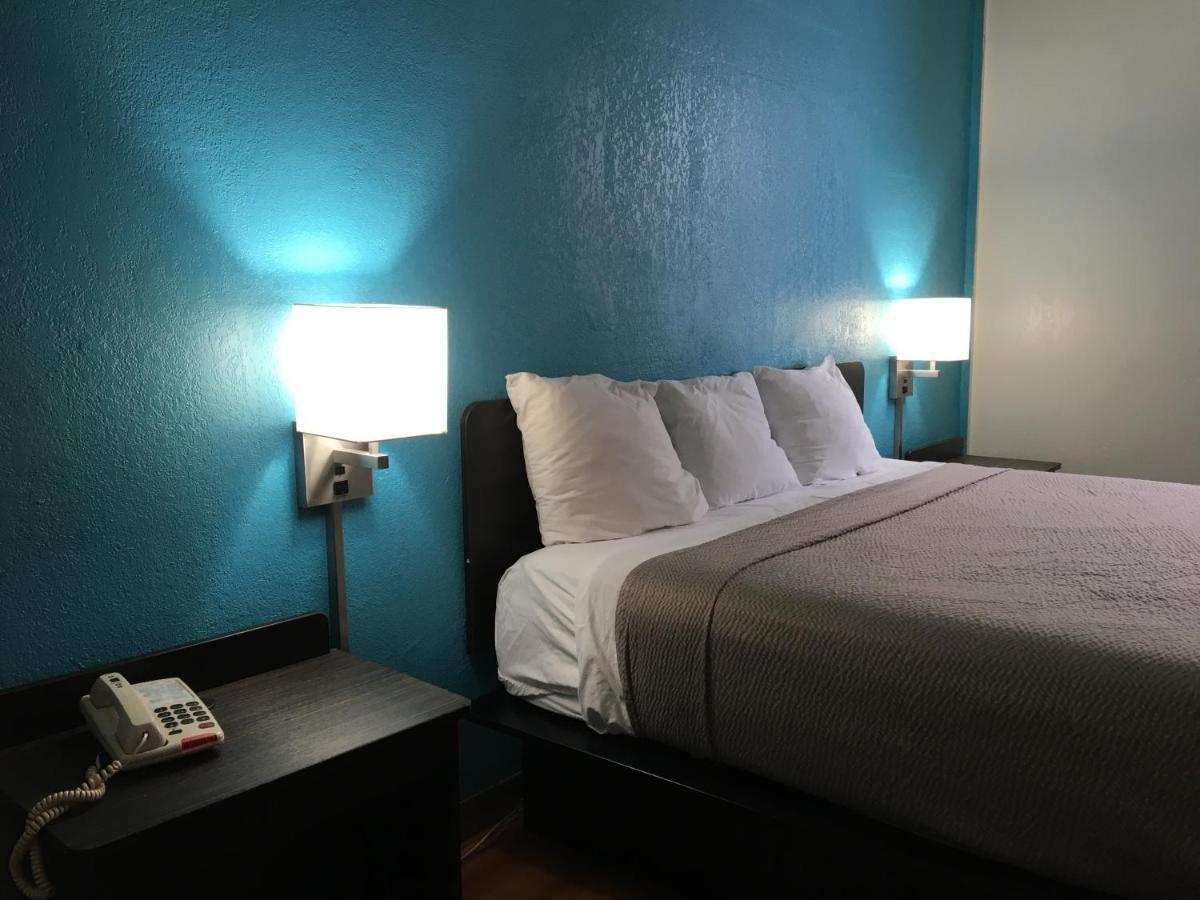 Days Melrose Park/o'hare South Apartment Melrose Park