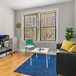 Newly Renovated 1Br Apt In Ideal Location - Belmont E1
