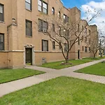 Newly Renovated 1Br Apt In Ideal Location - Belmont E1