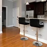 Modern River West 2Br With W&D By Zencity