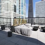 21 East - Chic Dt Apts With Rooftop By Zencity