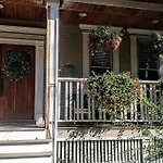 Stylish 2-Bedroom Flat In Lincoln Park