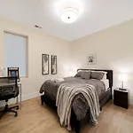 Stunning 2Br/2Ba Condo W/ Balcony By United Center