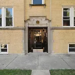 Ideal, Spacious & Furnished 1Br Apartment - Cullom C2