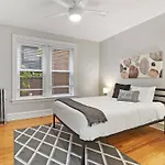 Spacious 4Br Apt In Historic Hyde Park Near Beach