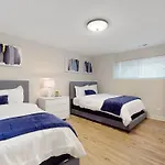 Modern Elegance: 4Br Duplex W/ Free Garage Parking