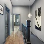 Mccormick Place Guest House