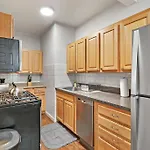 Elegant & Stylishly 1Br Fully Furnished Apt - Lincoln 205