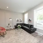 The Secret West Loop Oasis For Up To 4 Guests With In-Unit Washer And Dryer