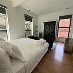 River North Hideaway With Amazing Views And Parking