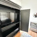 River North Hideaway With Amazing Views And Parking