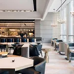Londonhouse Chicago, Curio Collection By Hilton