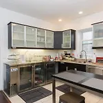 House 5863- Chicago\'S Premier Bed And Breakfast