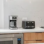 3 Bdr Astonishing New Apt Steps From United Center