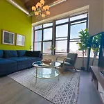 Mccormick Place Modern 2Br-2Ba Loft With Optional Parking For 8 Guests