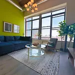 Mccormick Place Modern 2Br-2Ba Loft With Optional Parking For 8 Guests