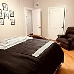5 Bed 4 Bathroom Home In Chicago 10Min Drive From Downtown