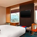 Aloft Chicago Downtown River North