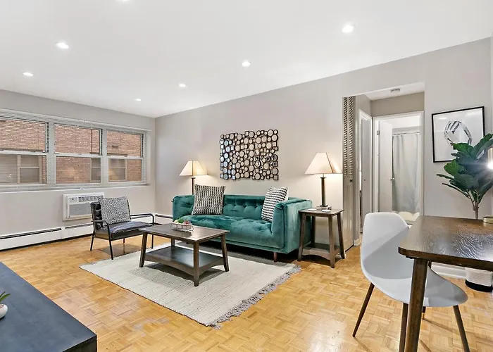 Convenient 1Br Apt In Lakeview Near Shops - Oakdale 204