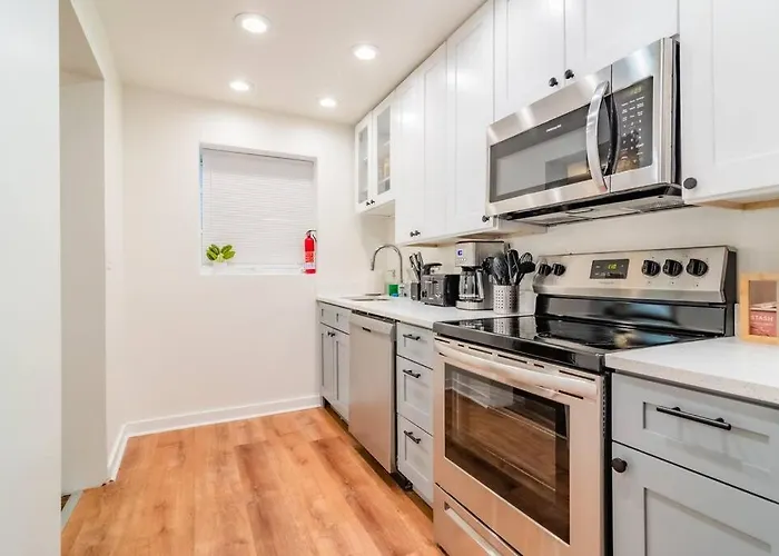 4Bedroom Gold Coast Duplex With Jacuzzi In The Bedroom And Optional Valet Parking