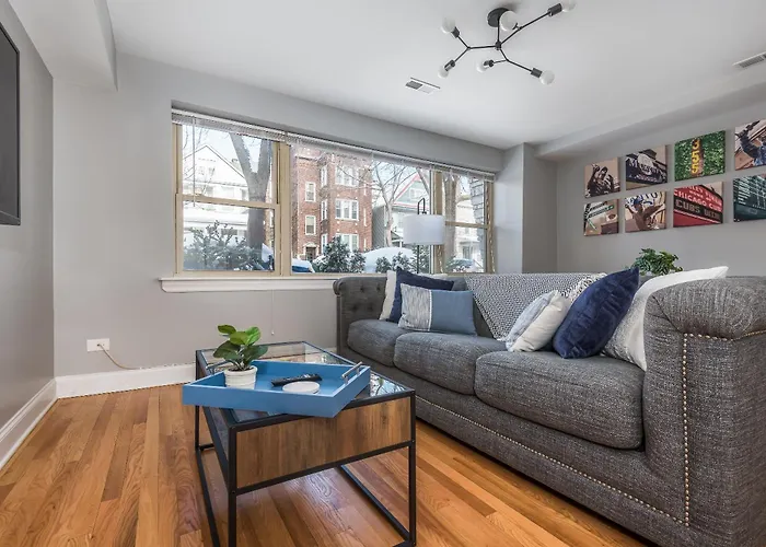 The Bright Retreat In Andersonville
