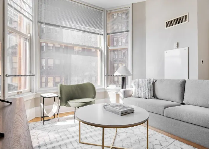 Loop 2Br W Gym Doorman Nr L Chi-813