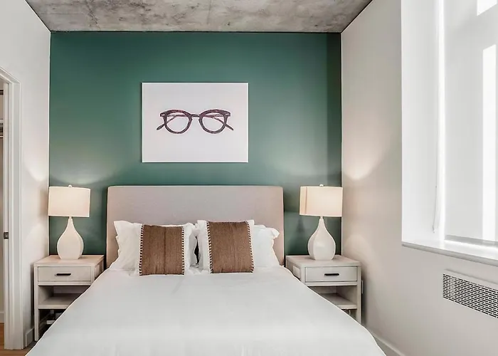 Landing At Logan Apartments - Studio In Logan Square