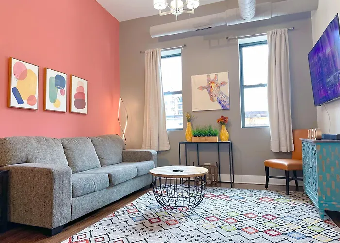 Mccormick Place 420 Friendly 2Br/2Ba With Optional Parking For Up To 6 Guests