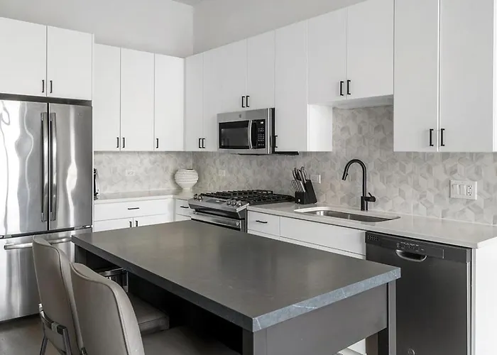 Landing At Logan Apartments - Studio In Logan Square