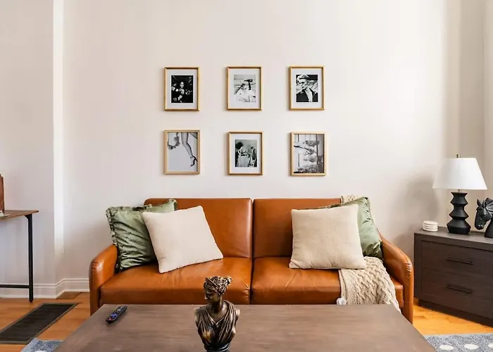 Cozy 2 Bedroom 1 Ba Flat Just 10 Mins From Downtown