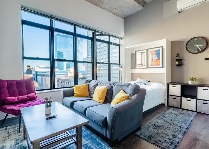 Mccormick Place Studio With Optional Parking And Sleeps Up To 4