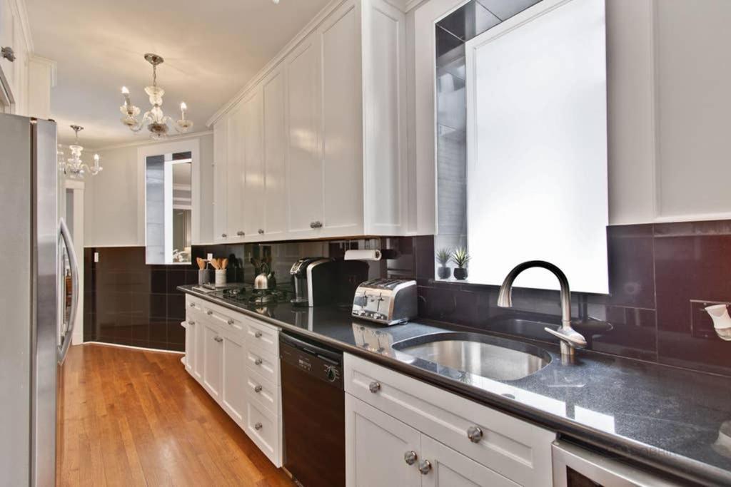 Historic Luxury Townhouse In Downtown * Chicago