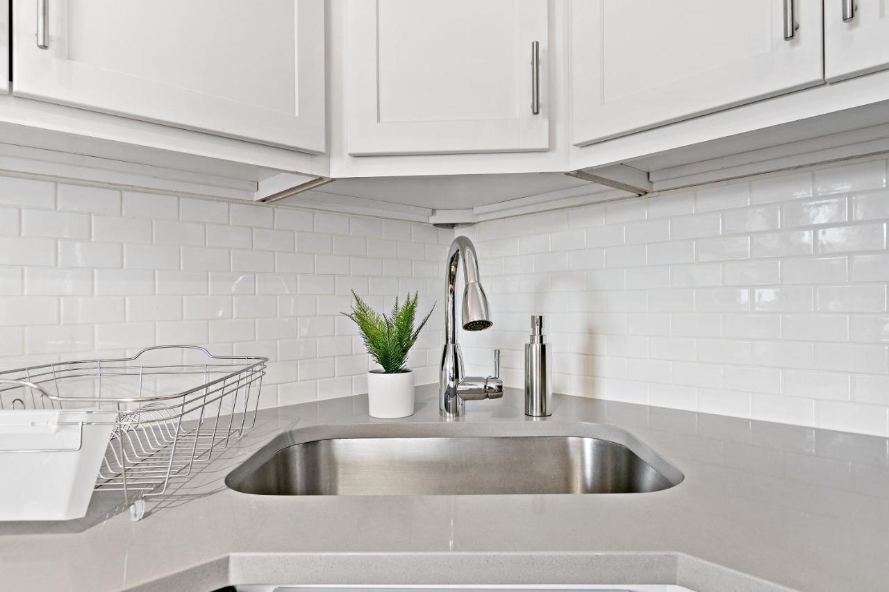 Apartment 2br Minimalist In Logan Sq Near Train & Stores - Milwaukee 2