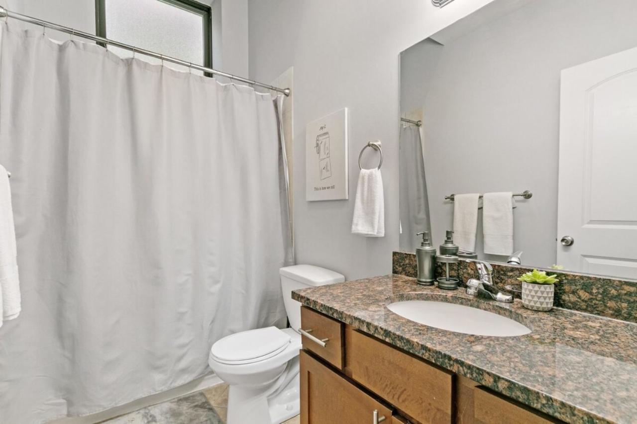 2br Minimalist In Logan Sq Near Train & Stores - Milwaukee 2 Chicago