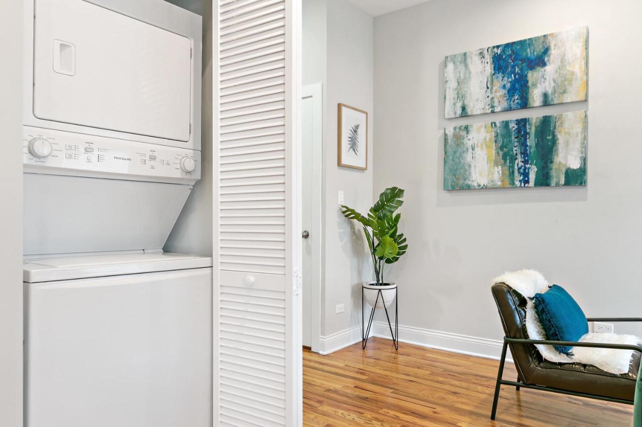 2br Minimalist In Logan Sq Near Train & Stores - Milwaukee 2 *