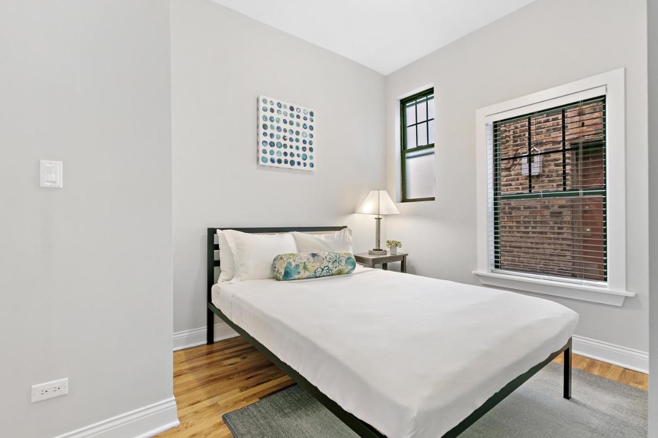 2br Minimalist In Logan Sq Near Train & Stores - Milwaukee 2 *