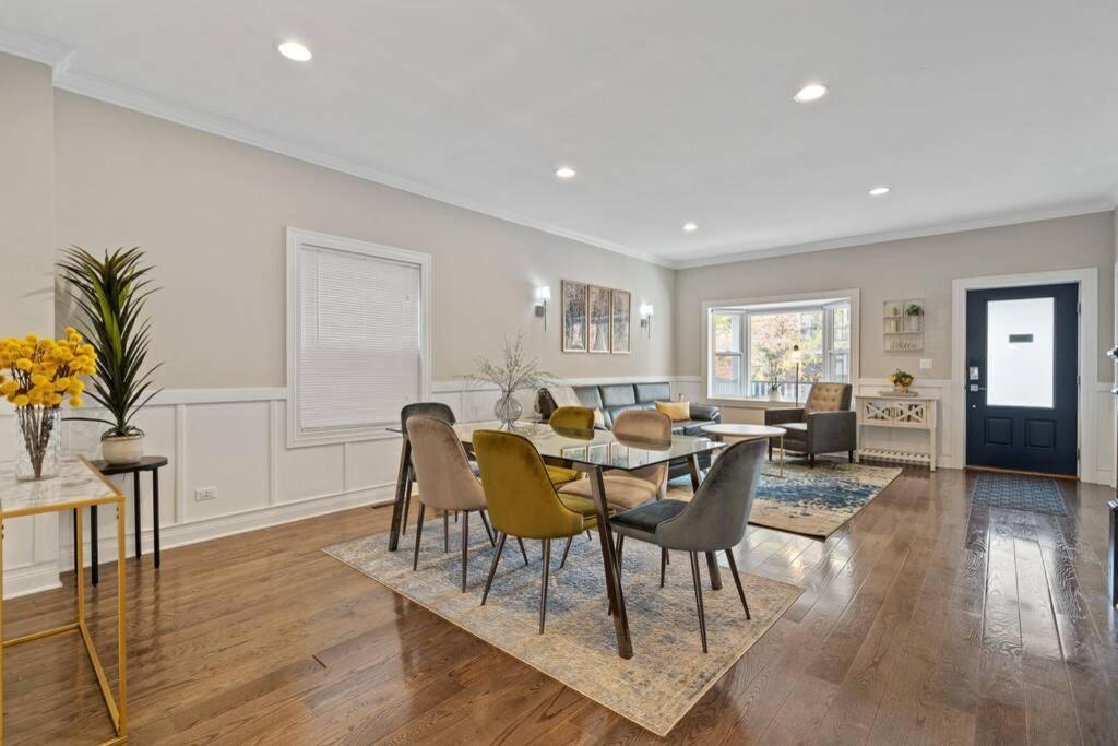 Luxe 6br House Trendy Logan Square Garage Access