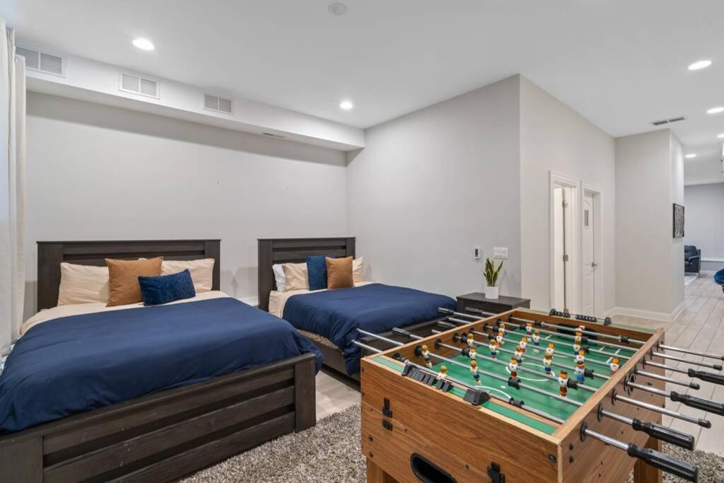 Luxe 6br House Trendy Logan Square Garage Access Holiday home *