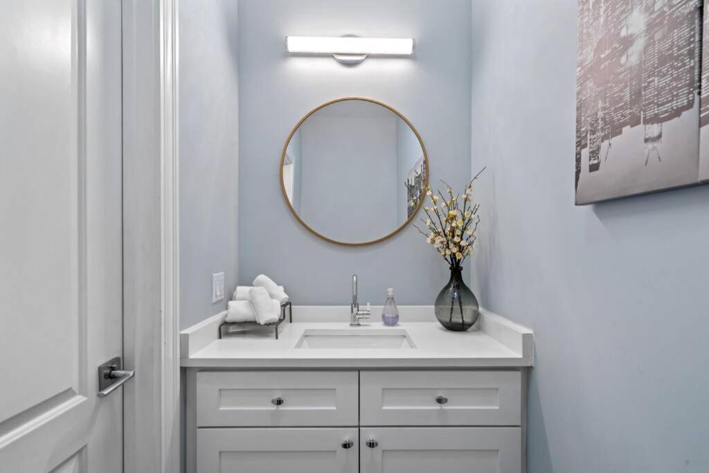 Luxe 6br House Trendy Logan Square Garage Access * Chicago