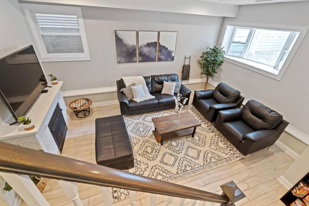 Holiday home Luxe 6br House Trendy Logan Square Garage Access