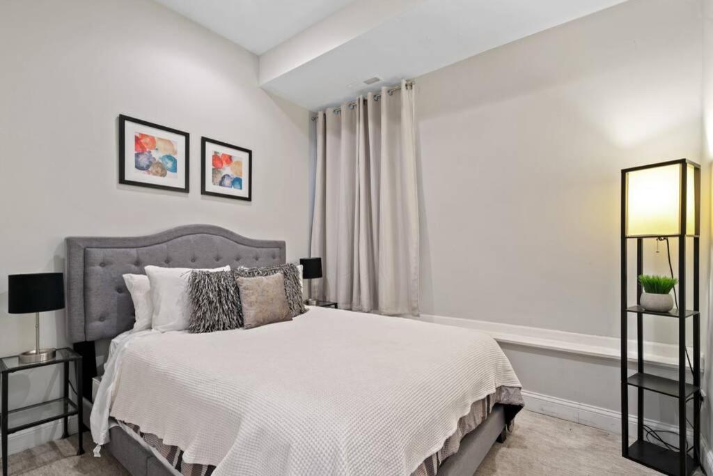 Luxe 6br House Trendy Logan Square Garage Access Holiday home