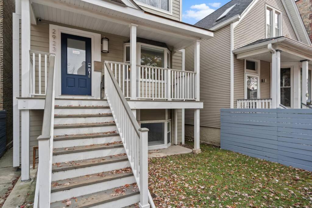 Holiday home Luxe 6br House Trendy Logan Square Garage Access Chicago