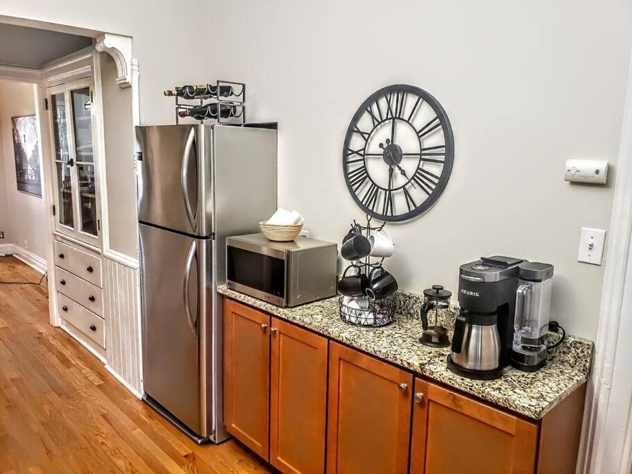Stylish 2-bedroom Flat In Lincoln Park * Chicago