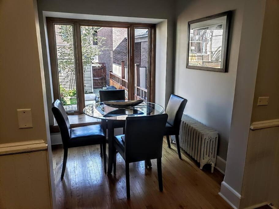 Stylish 2-bedroom Flat In Lincoln Park Apartment
