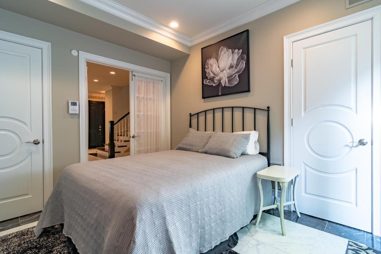 Luxurious Gold Coast With Parking For Up To 12 Guests *